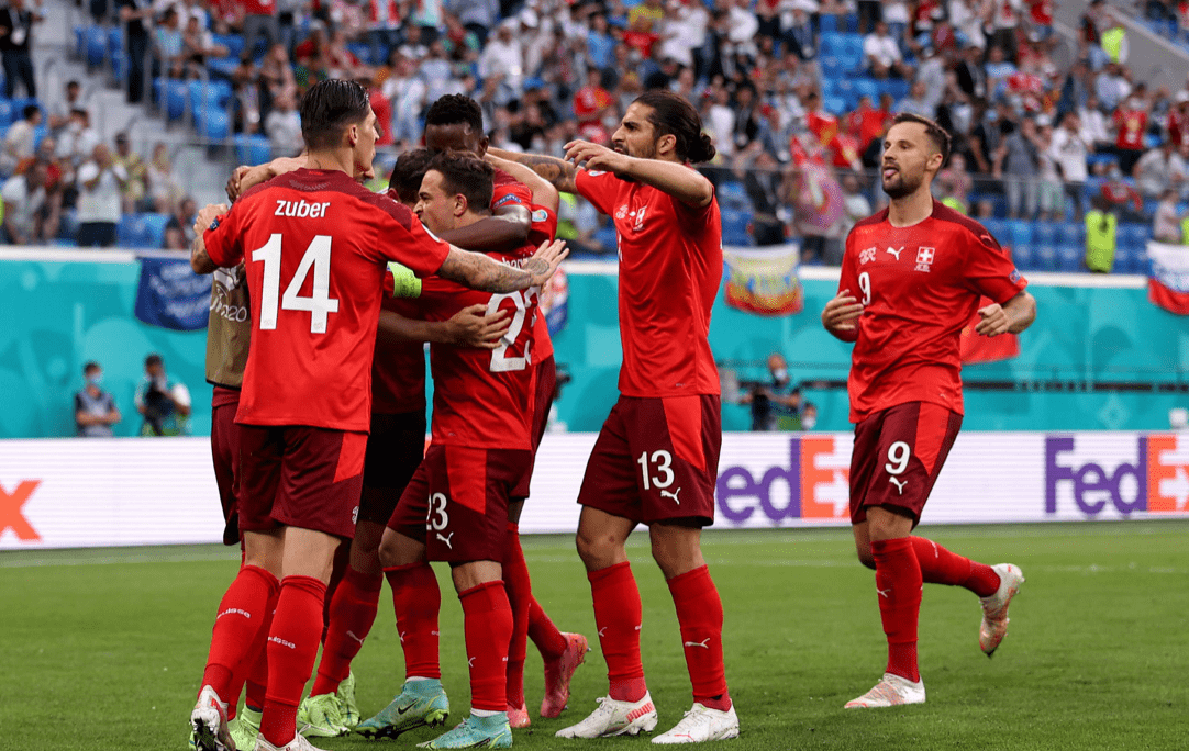 爱游戏官网-TheShy连续五场比赛得分超过大比分获胜,瑞士队不断突破!比赛高潮迭起